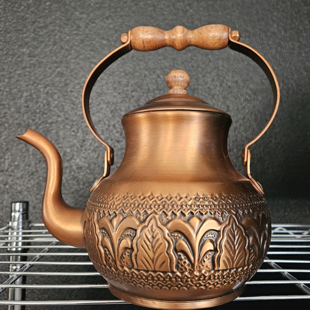 Massiv Kupfer German Tea Kettle with wooden Handle and Lid Ornate Copper based